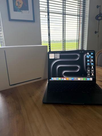MacBook Air 13 Inch 2022 M2 8GB Ram 256GB Opslag beschikbaar voor biedingen