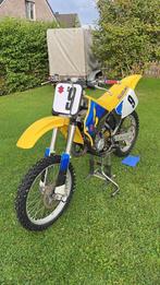 Suzuki 125 cc avec accessoires et équipement, Vélos & Vélomoteurs, Cyclomoteurs | Cyclomoteurs de cross, Enlèvement, Comme neuf