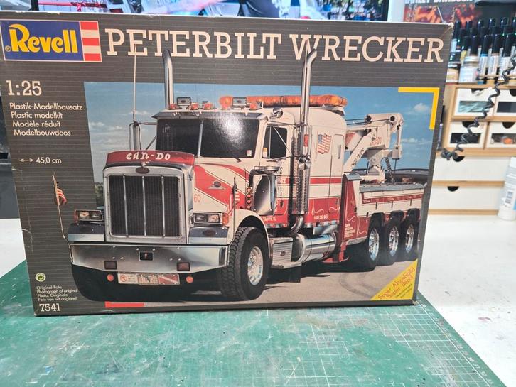 Revell 7541 Peterbilt wrecker ZELDZAAM EN ONGEBOUWD., Hobby en Vrije tijd, Modelbouw | Auto's en Voertuigen, Nieuw, Truck, Groter dan 1:32