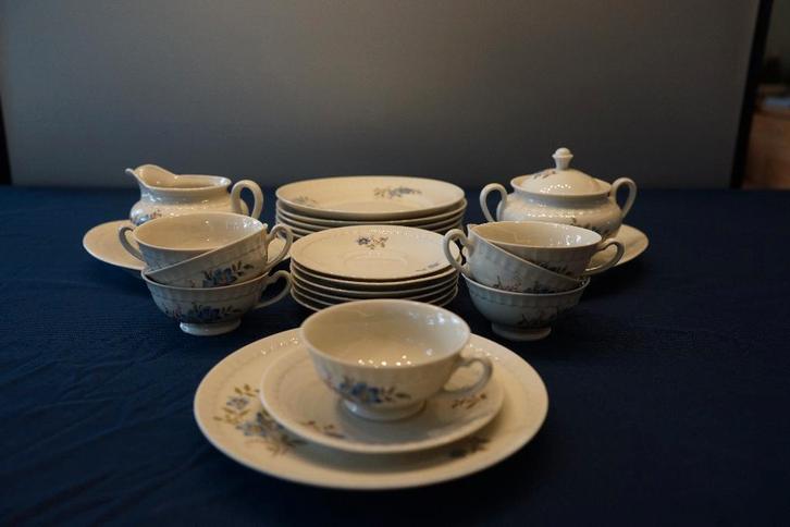 Vaisselle vintage Mosa Maastricht — Motif de fleurs bleues, Antiquités & Art, Antiquités | Services (vaisselle) pièces, Enlèvement ou Envoi