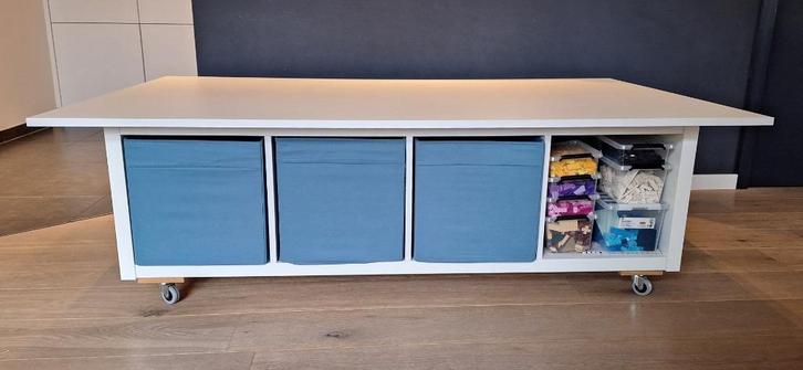Speeltafel ikea hack op wieltjes zonder inhoud, Kinderen en Baby's, Kinderkamer | Inrichting en Decoratie, Zo goed als nieuw, Overige typen