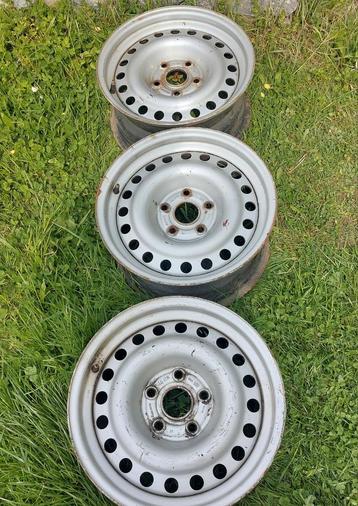 Audi plaatwerkvelgen ref. 441 601 025N — 7Jx15H2 ET35  beschikbaar voor biedingen
