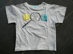 grijze T-shirt met vergrootglas en tekst, Kinderen en Baby's, Kinderkleding | Maat 122, Ophalen of Verzenden, Gebruikt, Jongen