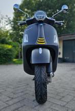 Vespa GTS 300 SuperTech hpe, Fietsen en Brommers, 300 cc, Vespa S, Ophalen of Verzenden, Zo goed als nieuw
