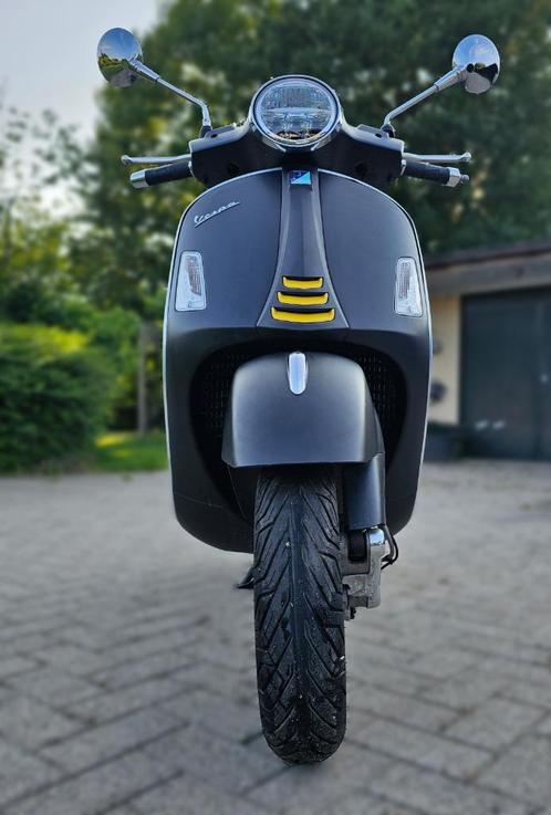 Vespa GTS 300 SuperTech hpe, Fietsen en Brommers, Scooters | Vespa, Zo goed als nieuw, Vespa S, Benzine, Ophalen of Verzenden