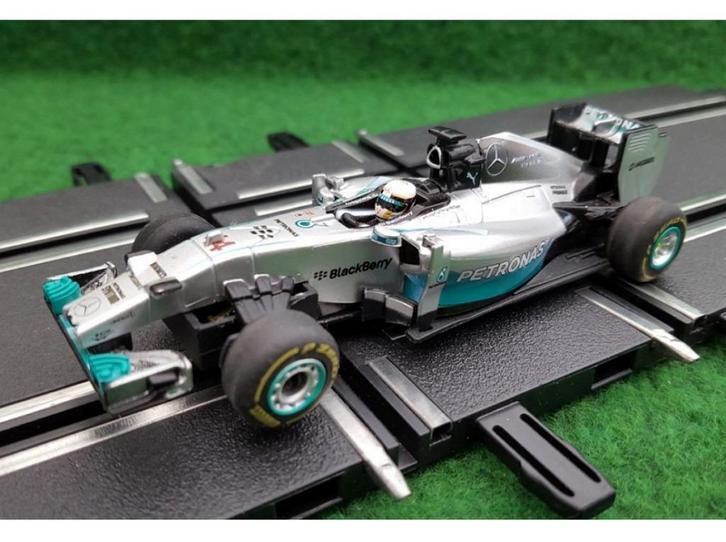 Carrera Go: Mercedes-Benz F1 W05 Hybrid "L. Hamilton, Nr.44", Kinderen en Baby's, Speelgoed | Racebanen, Zo goed als nieuw, Racebaan