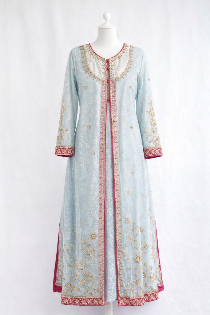 Pakistani Formal Embroidered Dress – Worn Once, Antiek en Kunst, Antiek | Kleding en Textiel, Dames, Ophalen of Verzenden