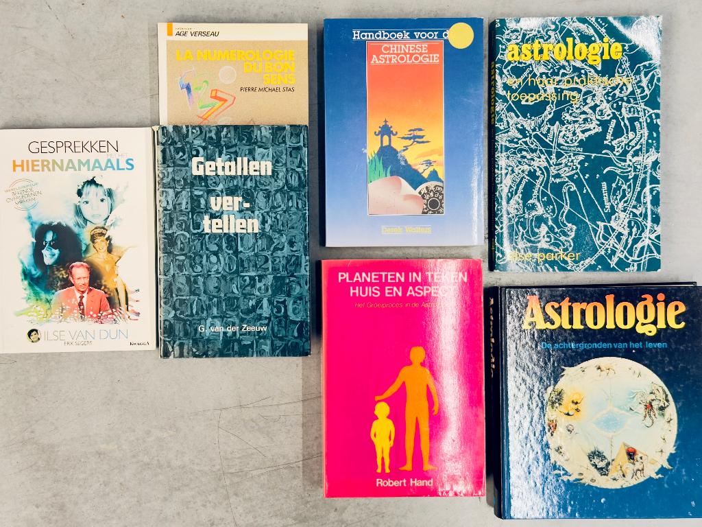 Astrologie & spiritualiteit boeken, Livres, Ésotérisme & Spiritualité, Utilisé, Manuel d'instruction, Astrologie, Enlèvement