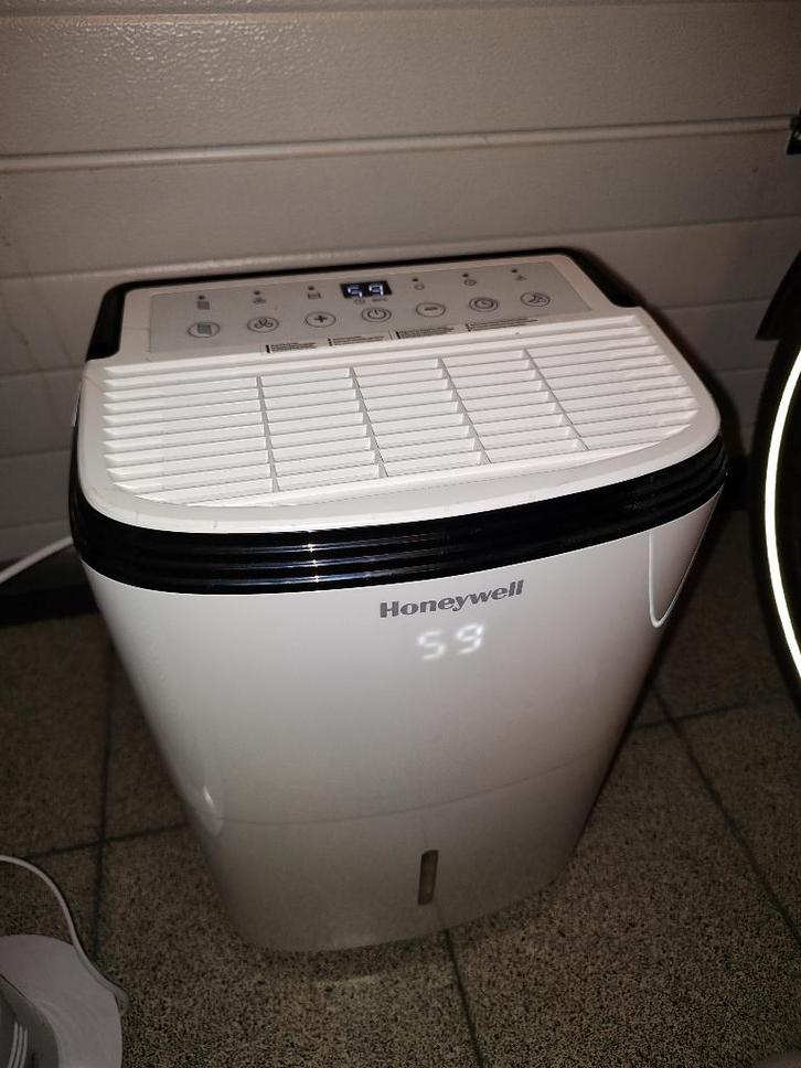 Honeywell Luchtontvochtiger en Luchtreiniger, Elektronische apparatuur, Luchtbehandelingsapparatuur, Gebruikt, Luchtontvochter