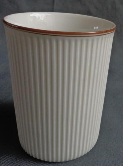 ARZBERG 2075 CANNELEE tasse mug H10xO7.5cm 25cl 3535 BRAUN G, Maison & Meubles, Cuisine | Vaisselle, Utilisé, Enlèvement ou Envoi