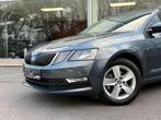 Skoda Octavia CARPLAY / TREKHAAK / SENSOREN / ZETELVERWARMIN, Auto's, Automaat, Stof, Gebruikt, 4 cilinders