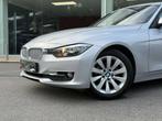 BMW 3 Serie 318 NAVIGATIE / PARKEERSENSOREN / LEDER / AIRCO, Zwart, 4 cilinders, Leder, 143 pk