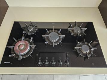 Miele 5-pit gaskookplaat met keramisch glas incl wokbrander beschikbaar voor biedingen