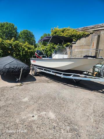 Boston whaler montauk 17 incl 90pk mercury 4stroke &trailer, Watersport en Boten, Gebruikt, 70 tot 120 pk, Ophalen of Verzenden