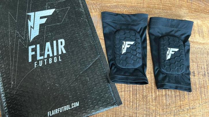 Scheenbeschermers voor kinderen Flair voetbal, Sport en Fitness, Voetbal, Zo goed als nieuw, Ophalen of Verzenden