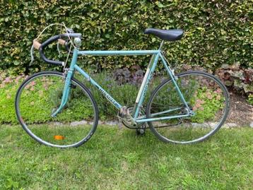 Retro Hinault koersfiets van 1982 volledig in orde gesteld beschikbaar voor biedingen