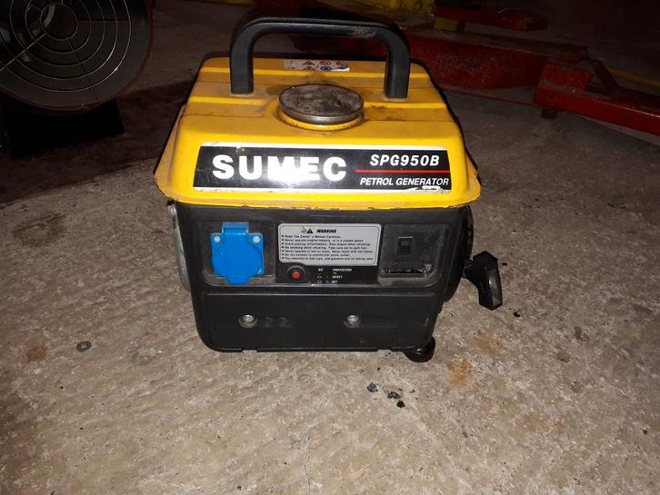 Stroom generator aggregaat, Doe-het-zelf en Bouw, Aggregaten, Zo goed als nieuw, Benzine, Minder dan 5 kVA, Ophalen