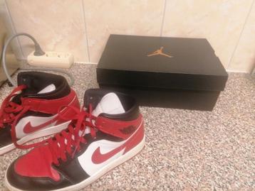 Air Jordan rouge/blanc taille 42, Enlèvement ou Envoi, Comme neuf