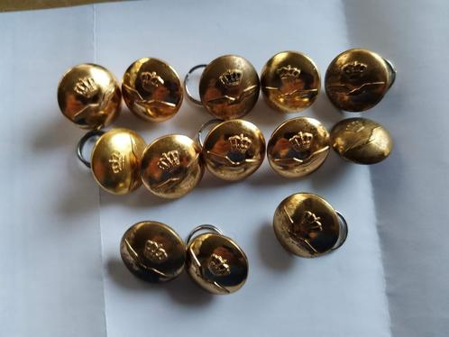 13 boutons dorés avec couronne et ailes (aviation), Hobby & Loisirs créatifs, Couture & Fournitures, Comme neuf, Bouton ou Boutons