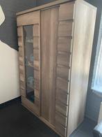 Te koop: Kleerkast + eettafel + 4 stoelen — €100, Huis en Inrichting, Ophalen, Gebruikt, Met klep(pen), 150 tot 200 cm