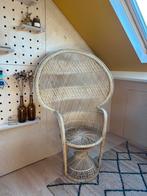 Pauwenstoel, Ophalen