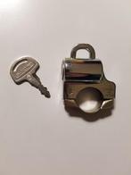 Suzuki AC50 attache casque, Motoren, Onderdelen | Suzuki, Ophalen of Verzenden, Gebruikt