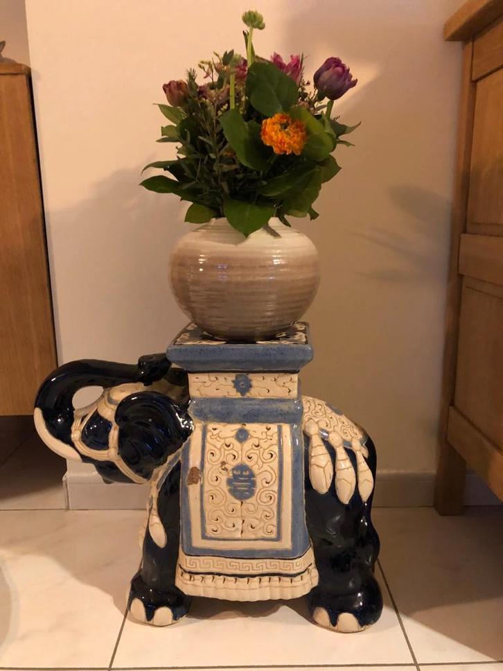 1 support à plantes vintage, éléphant *céramique* *rétro*, Antiquités & Art, Antiquités | Céramique & Poterie, Enlèvement ou Envoi