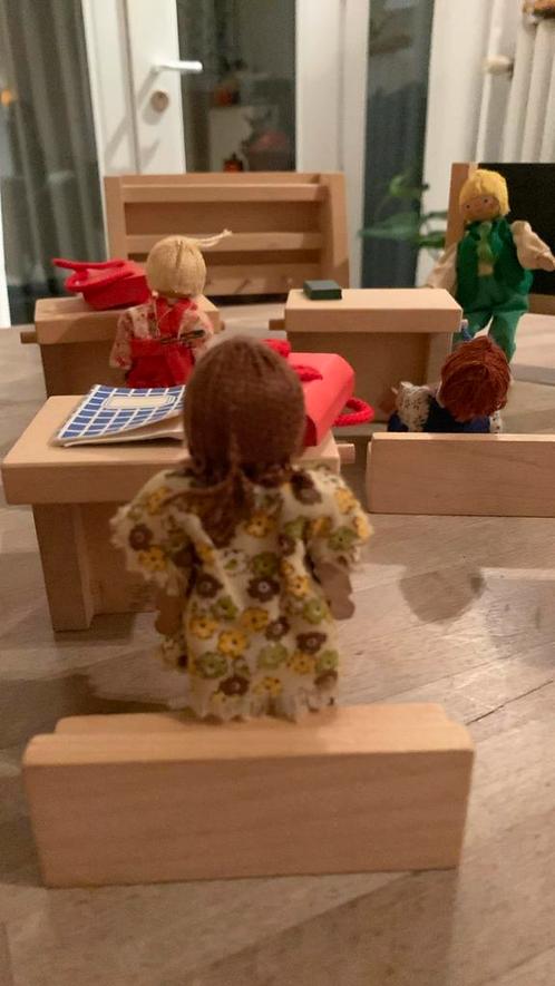 Van ‘De ‘Olifant’ poppetjes en meubeltjes voor poppenhuis, Verzamelen, Poppenhuizen en Toebehoren, Zo goed als nieuw, Poppenhuis