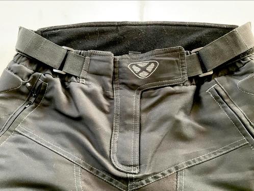 ② Pantalon moto femme Goretex, marque IXON. — Vêtements