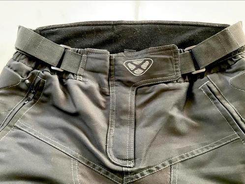 ② Pantalon moto femme Goretex, marque IXON. — Vêtements