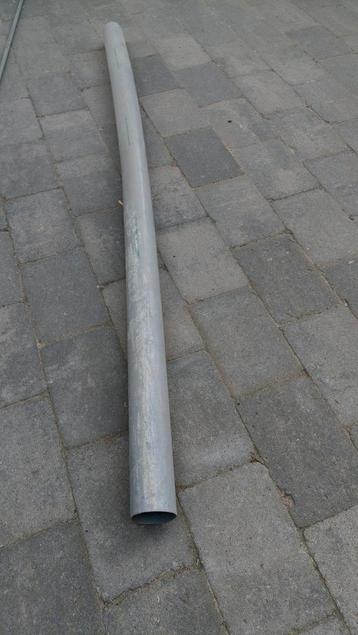 Grijze PVC buis 2 m x 90 mm  beschikbaar voor biedingen