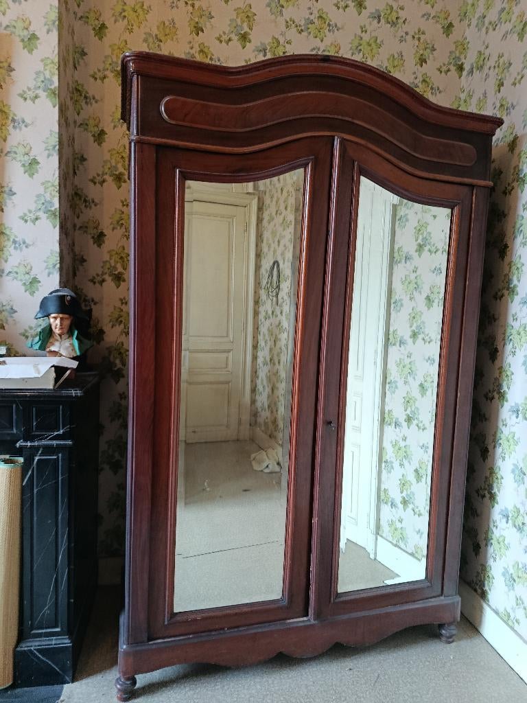 Penderie E, Enlèvement