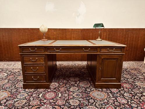 Klassiek Engels Chesterfield Bureau Partnerdesk, Antiek en Kunst, Antiek | Kantoor en Zakelijk, Ophalen of Verzenden