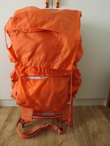 Vintage oranje trekking rugzak beschikbaar voor biedingen