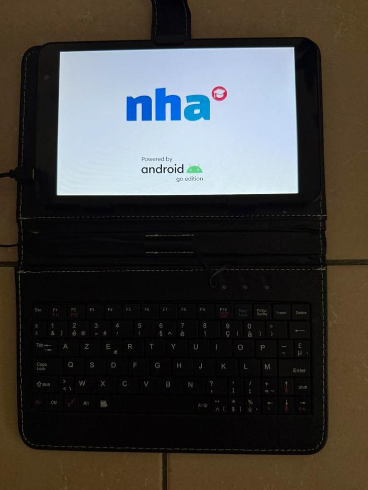 NHA Android Tablet inclusief toetsenbord, Computers en Software, Android Tablets, Zo goed als nieuw, 8 inch, 16 GB, Ophalen