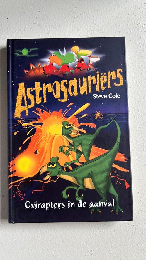 Steve Cole - Oviraptors in de aanval, Boeken, Kinderboeken | Jeugd | onder 10 jaar, Zo goed als nieuw, Ophalen of Verzenden