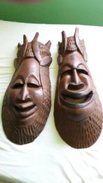 Twee Afrikaanse maskers 30€, Ophalen