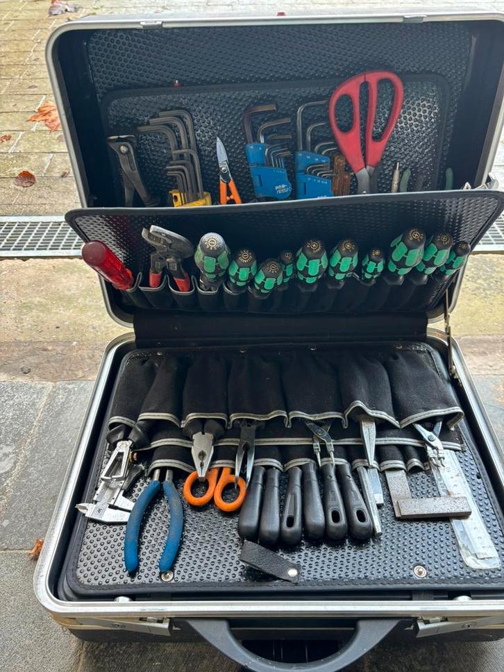 Valisse à outils très complete, Doe-het-zelf en Bouw, Gereedschapskisten, Zo goed als nieuw, Ophalen