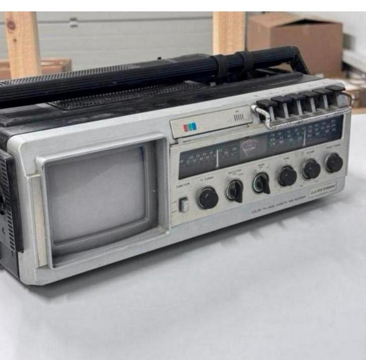 LLOYTRON 5" Color TV Radio Cassette Tape Recorder T-055 vtg, Verzamelen, Elektronische Apparatuur, Audio en Video, Ophalen of Verzenden