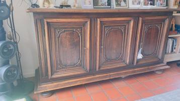 Antieke rustieke dressoir kast beschikbaar voor biedingen
