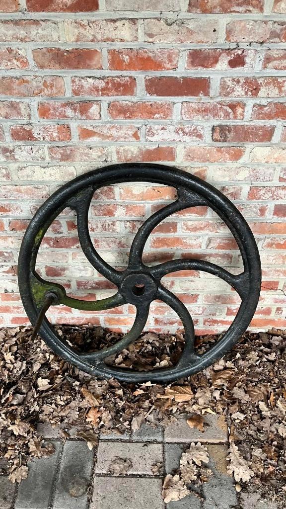 Groot gietijzeren industrieel wiel, Antiek en Kunst, Curiosa en Brocante, Ophalen