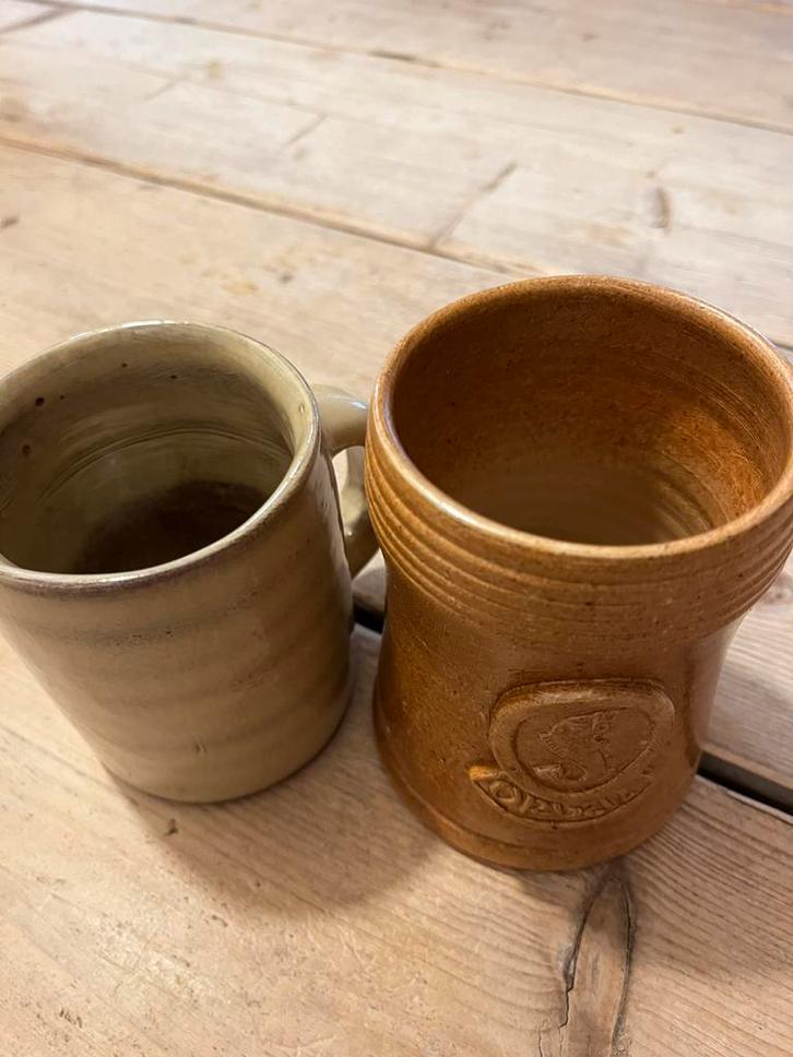 Twee authentieke bierbekers (aardewerk), Huis en Inrichting, Overige Huis en Inrichting, Zo goed als nieuw, Ophalen