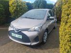 Toyota Yaris .1.3 benz .automaat + trekhaak met weinig km, Auto's, Toyota, Te koop, Zilver of Grijs, Berline, Benzine