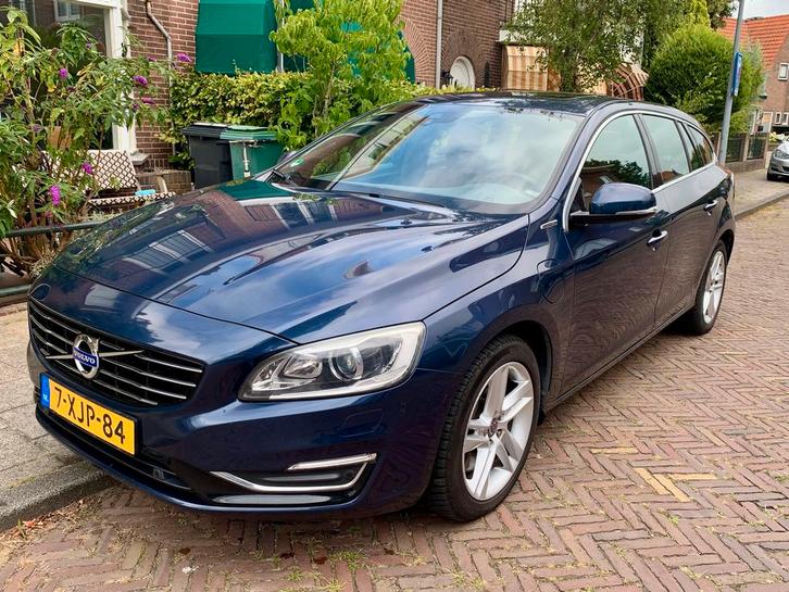 Volvo V60 D6 Plug In Hybrid, Auto's, Volvo, Particulier, V60, 4x4, ABS, Achteruitrijcamera, Adaptieve lichten, Airbags, Airconditioning