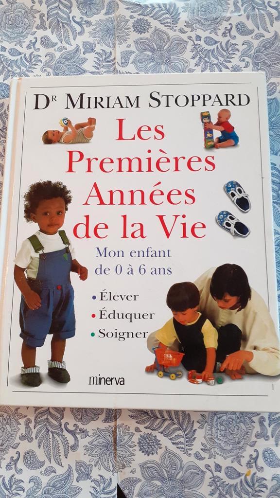 Livre les 1er années de la vie (x2092), Livres, Grossesse & Éducation, Comme neuf, Enlèvement ou Envoi