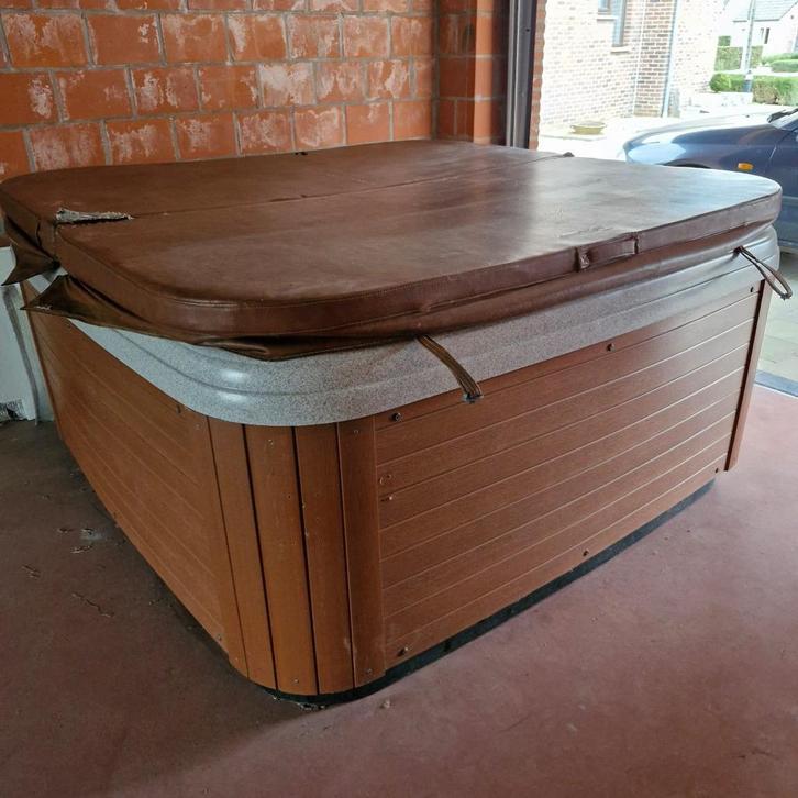 Jacuzzi Coleman Spa, Tuin en Terras, Bubbelbaden en Hottubs, Gebruikt, Vast, Afdekzeil, Ophalen