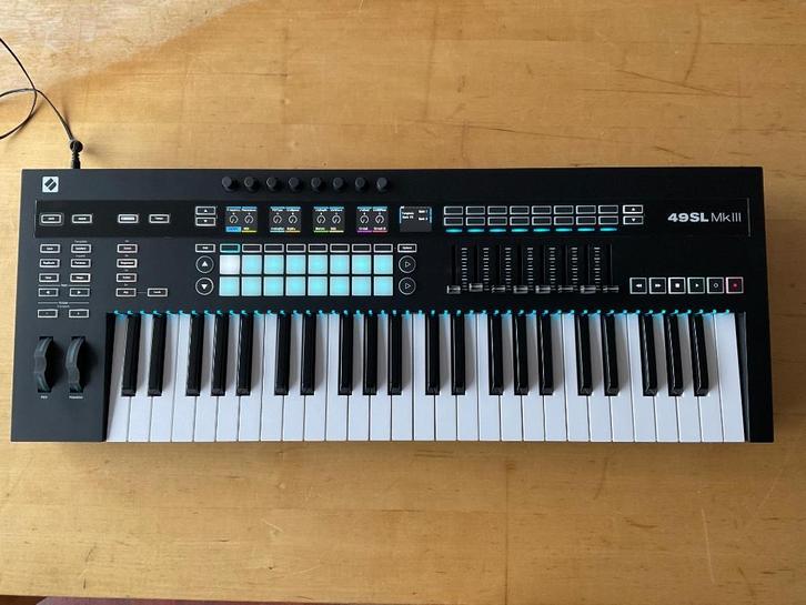 Novation SL49 mk3, Muziek en Instrumenten, Midi-apparatuur, Zo goed als nieuw, Ophalen