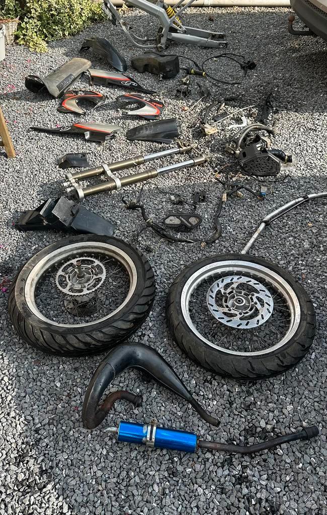 Reserveonderdelen voor derbi senda drd 50 euro 2 3 gilera, Fietsen en Brommers, Brommeronderdelen | Algemeen, Ophalen of Verzenden