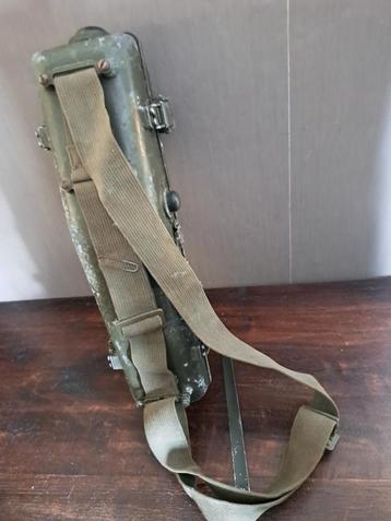 U.S.army Signal Corps veldtelefoon RT-196 jaren 50 - 60 beschikbaar voor biedingen