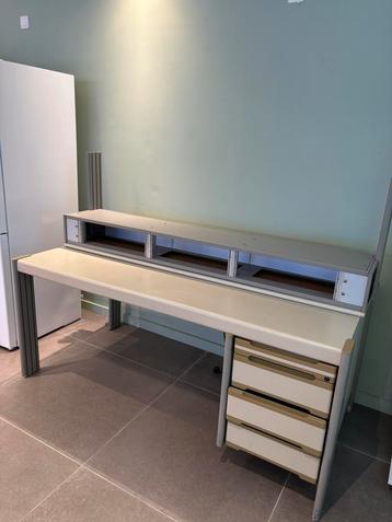 Werkbank in zeer goede staat beschikbaar voor biedingen